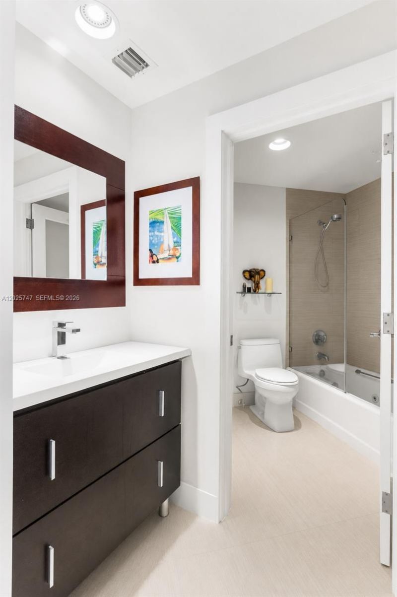 888 Brickell Key Dr , Unit 1002, Miami, FL 33131 Photo