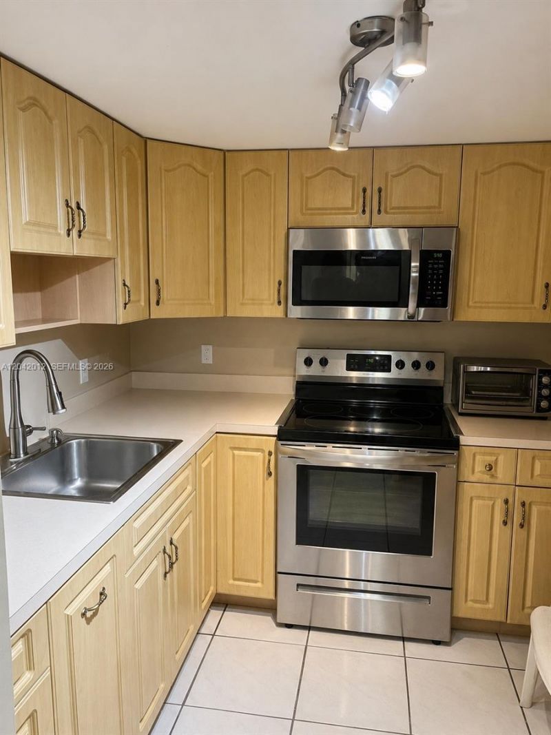 2055 SW 122nd Ave , Unit 321, Miami, FL 33175 Photo