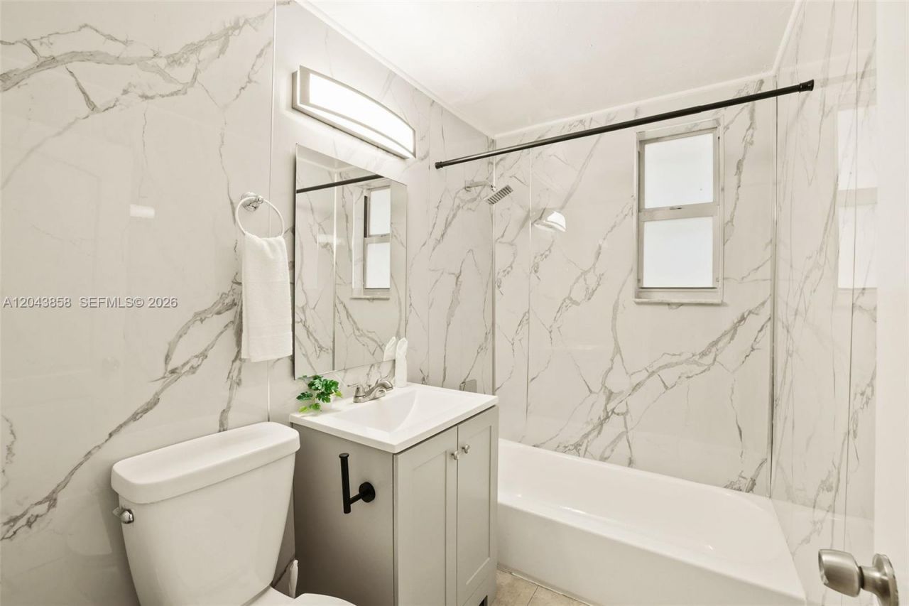7340 Harding Ave , Unit 4, Miami Beach, FL 33141 Photo