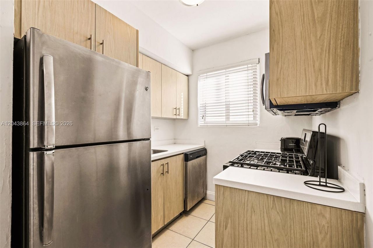 7340 Harding Ave , Unit 16, Miami Beach, FL 33141 Photo