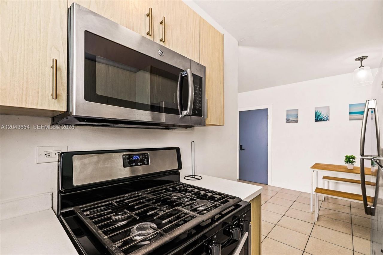 7340 Harding Ave , Unit 16, Miami Beach, FL 33141 Photo
