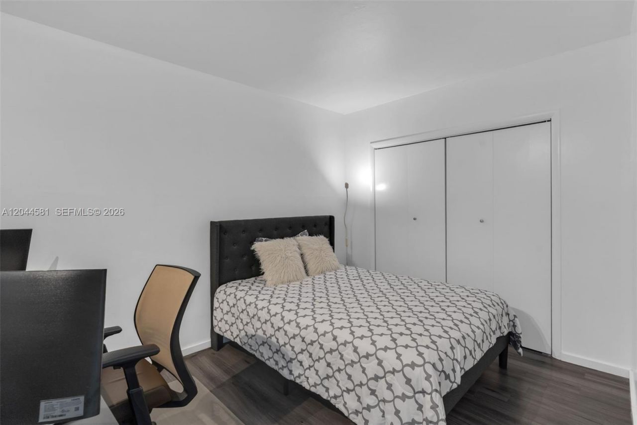 7441 Wayne Ave , Unit 10H, Miami Beach, FL 33141 Photo