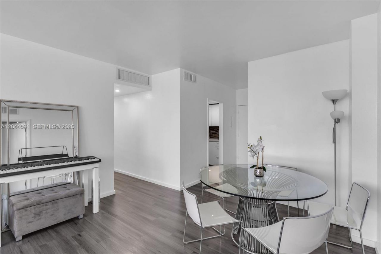 7441 Wayne Ave , Unit 10H, Miami Beach, FL 33141 Photo