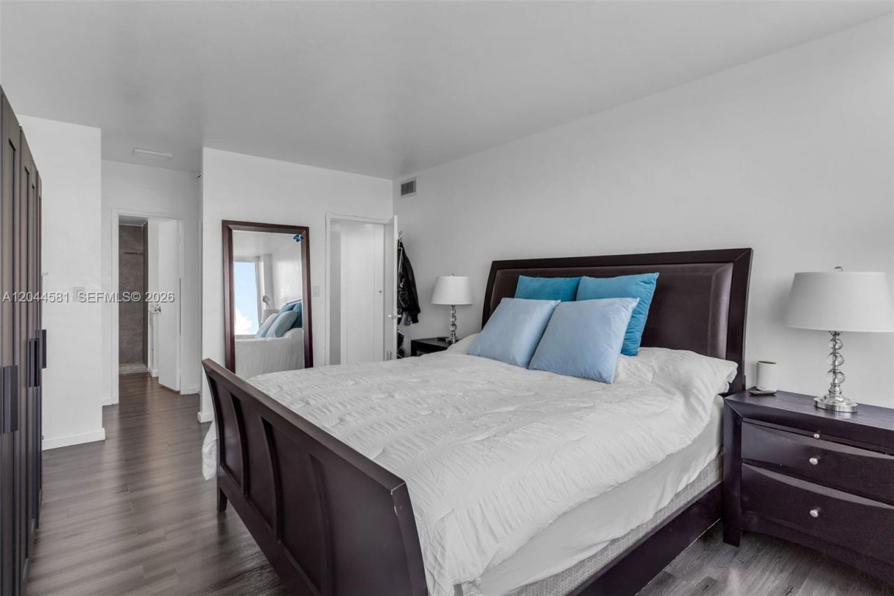 7441 Wayne Ave , Unit 10H, Miami Beach, FL 33141 Photo