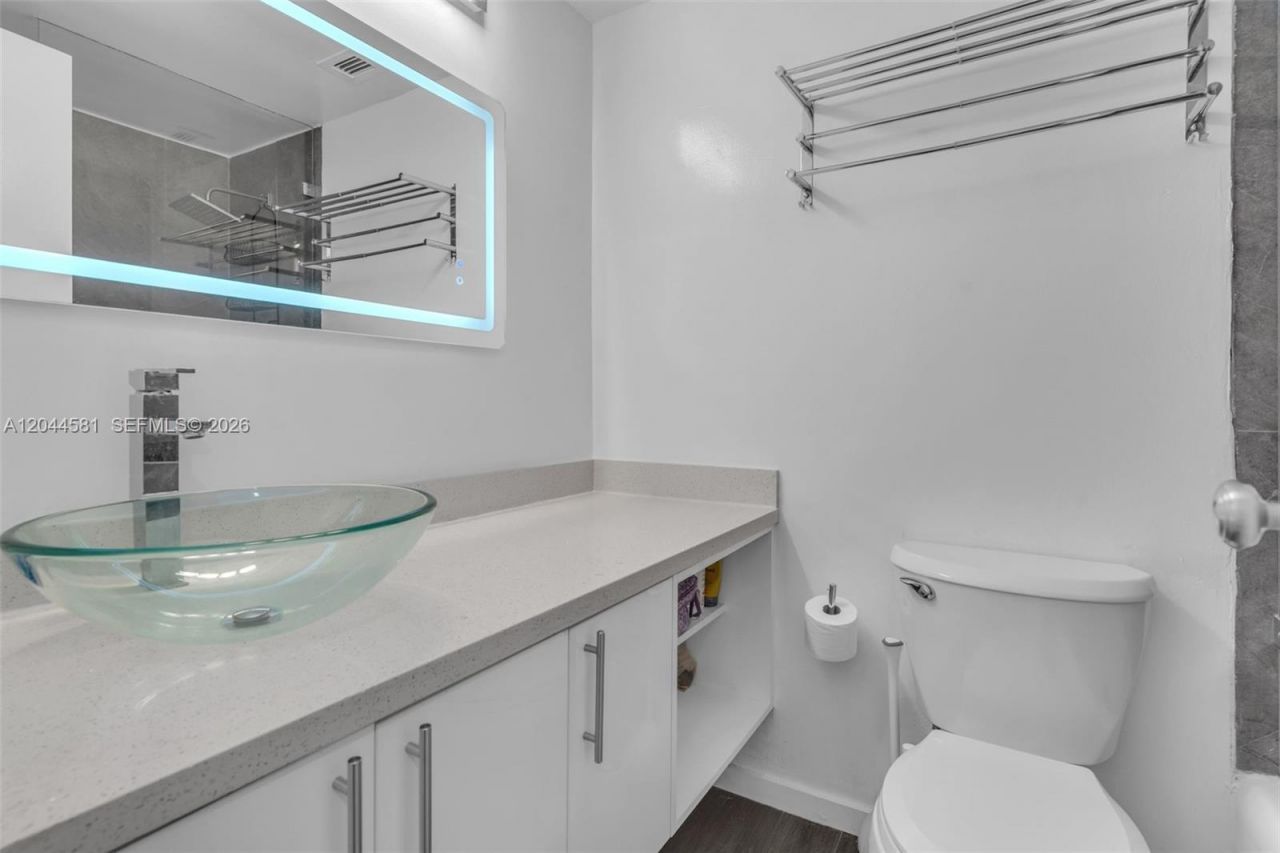 7441 Wayne Ave , Unit 10H, Miami Beach, FL 33141 Photo