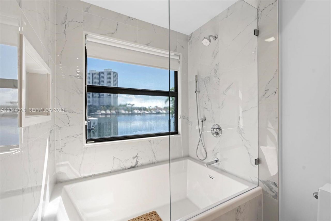 21145 Helmsman Dr , Unit N11, Aventura, FL 33180 Photo