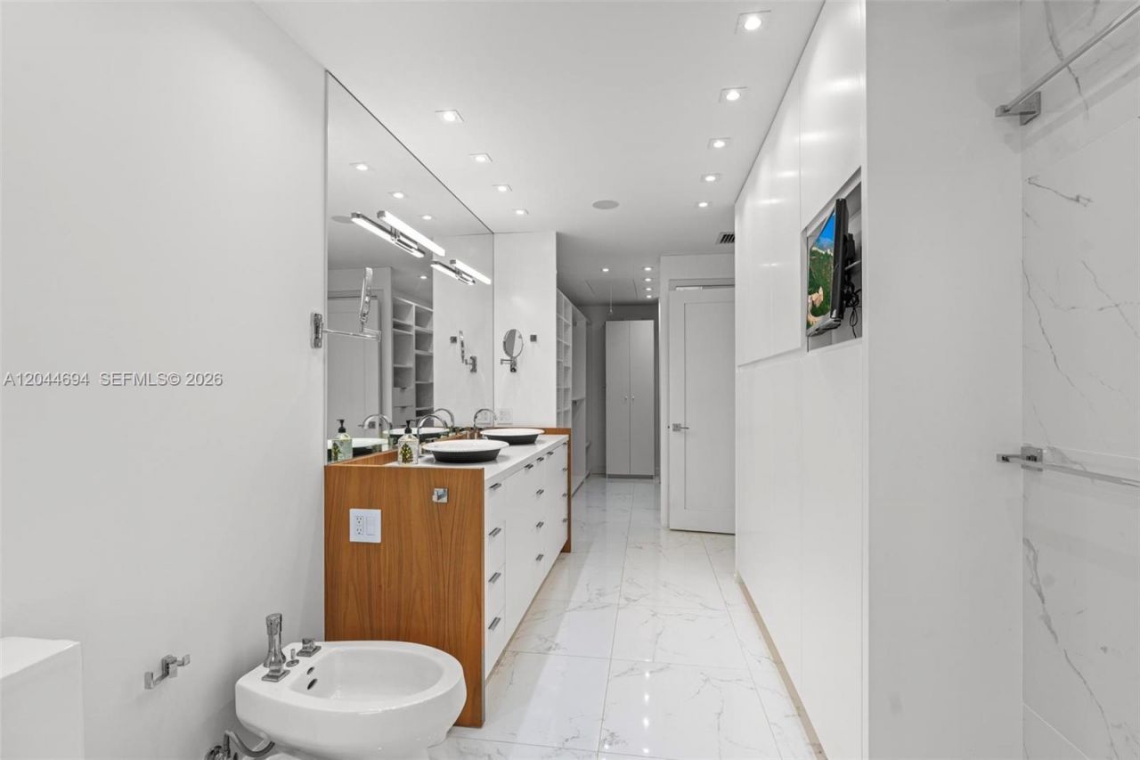 21145 Helmsman Dr , Unit N11, Aventura, FL 33180 Photo
