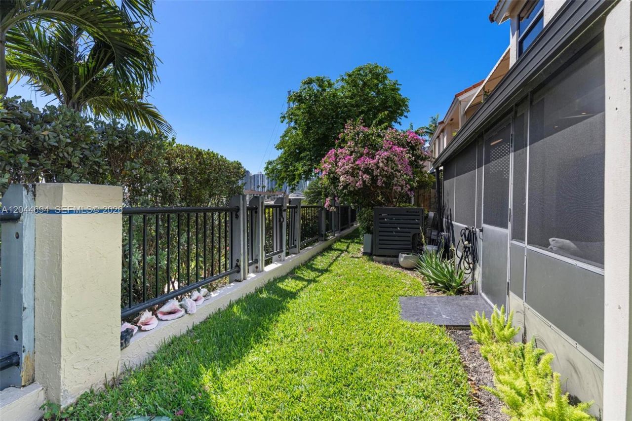 21145 Helmsman Dr , Unit N11, Aventura, FL 33180 Photo