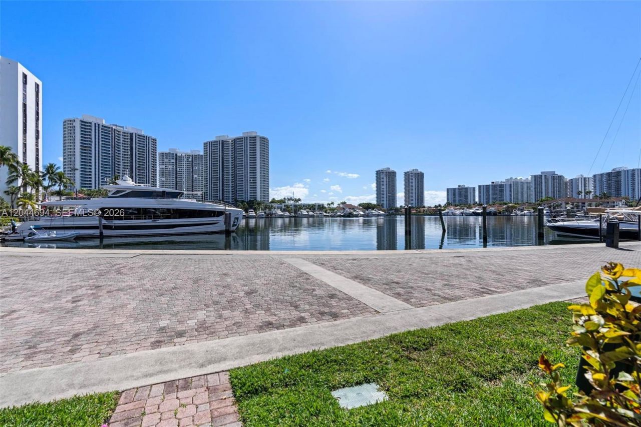 21145 Helmsman Dr , Unit N11, Aventura, FL 33180 Photo
