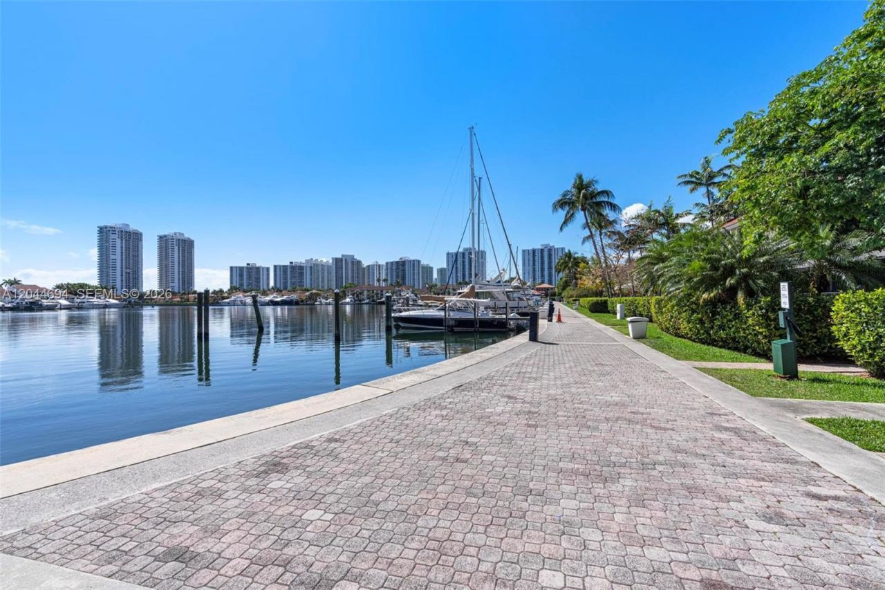 21145 Helmsman Dr , Unit N11, Aventura, FL 33180 Photo