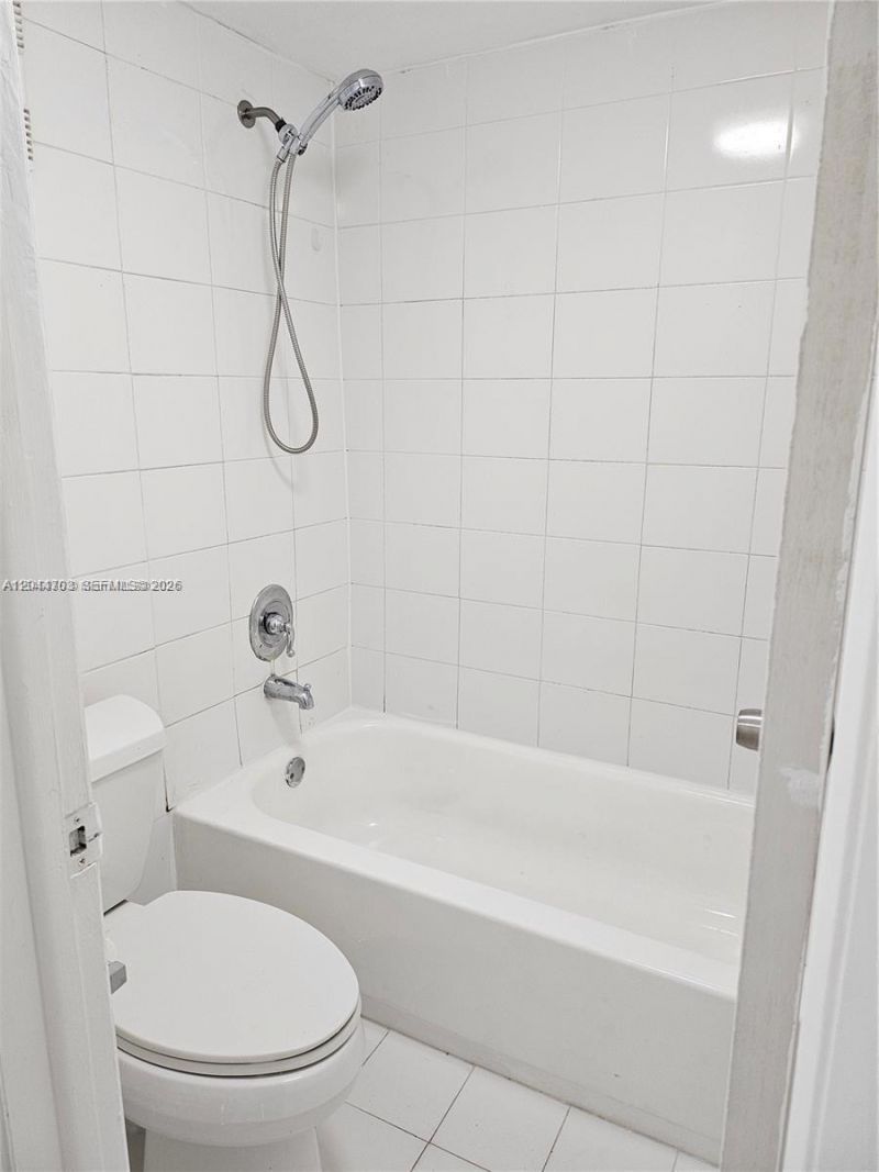 10641 SW 108th Ave , Unit 1H, Miami, FL 33176 Photo