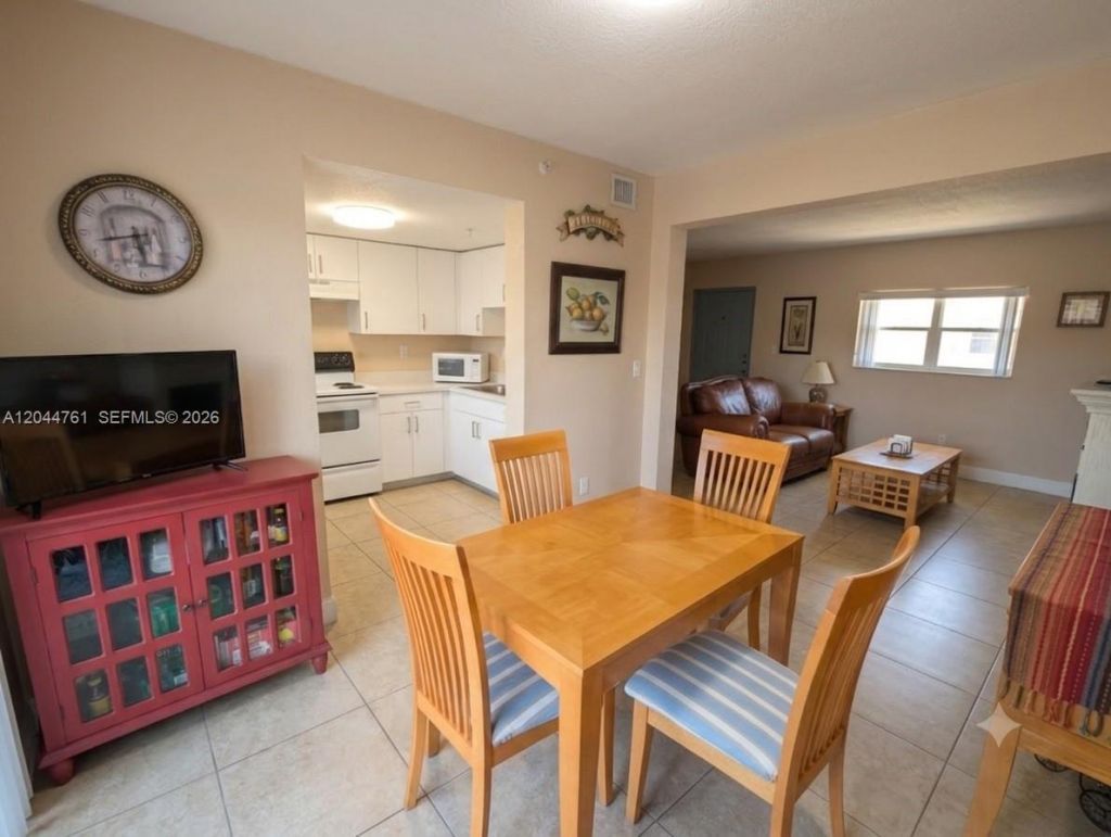 21 E 3rd St , Unit 205, Hialeah, FL 33010 Photo