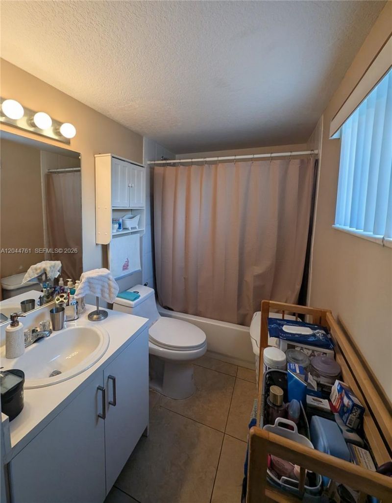 21 E 3rd St , Unit 205, Hialeah, FL 33010 Photo