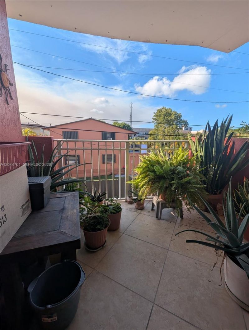 21 E 3rd St , Unit 205, Hialeah, FL 33010 Photo