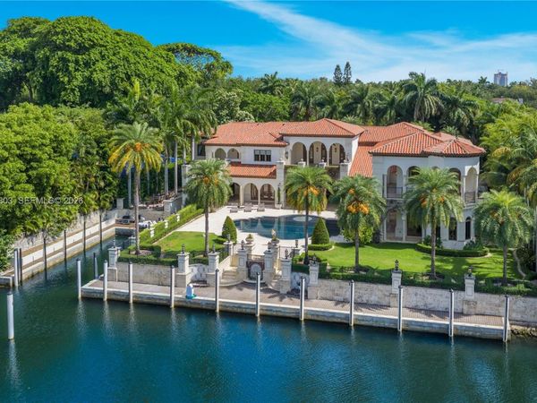 150 Edgewater Dr , Coral Gables, FL 33133