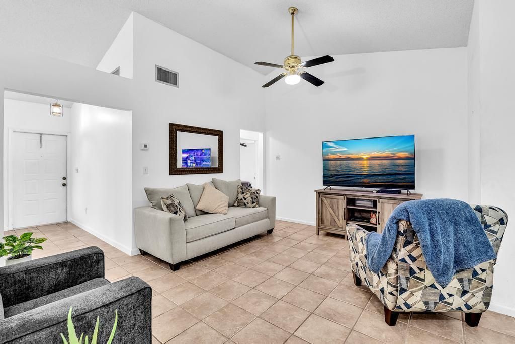 425 Shadow Wood Lane, Coral Springs, FL 33071 Photo