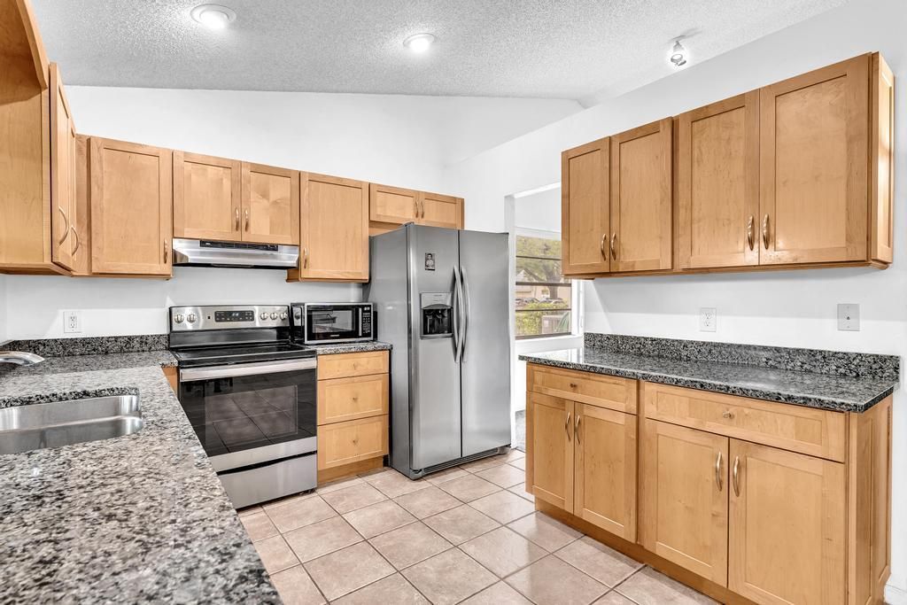 425 Shadow Wood Lane, Coral Springs, FL 33071 Photo