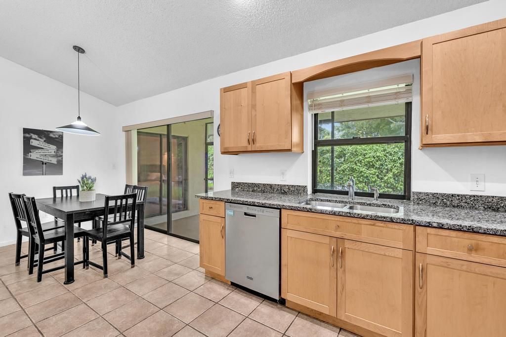 425 Shadow Wood Lane, Coral Springs, FL 33071 Photo