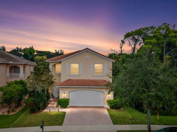 1104 NW Leonardo Circle, Port Saint Lucie, FL 34986