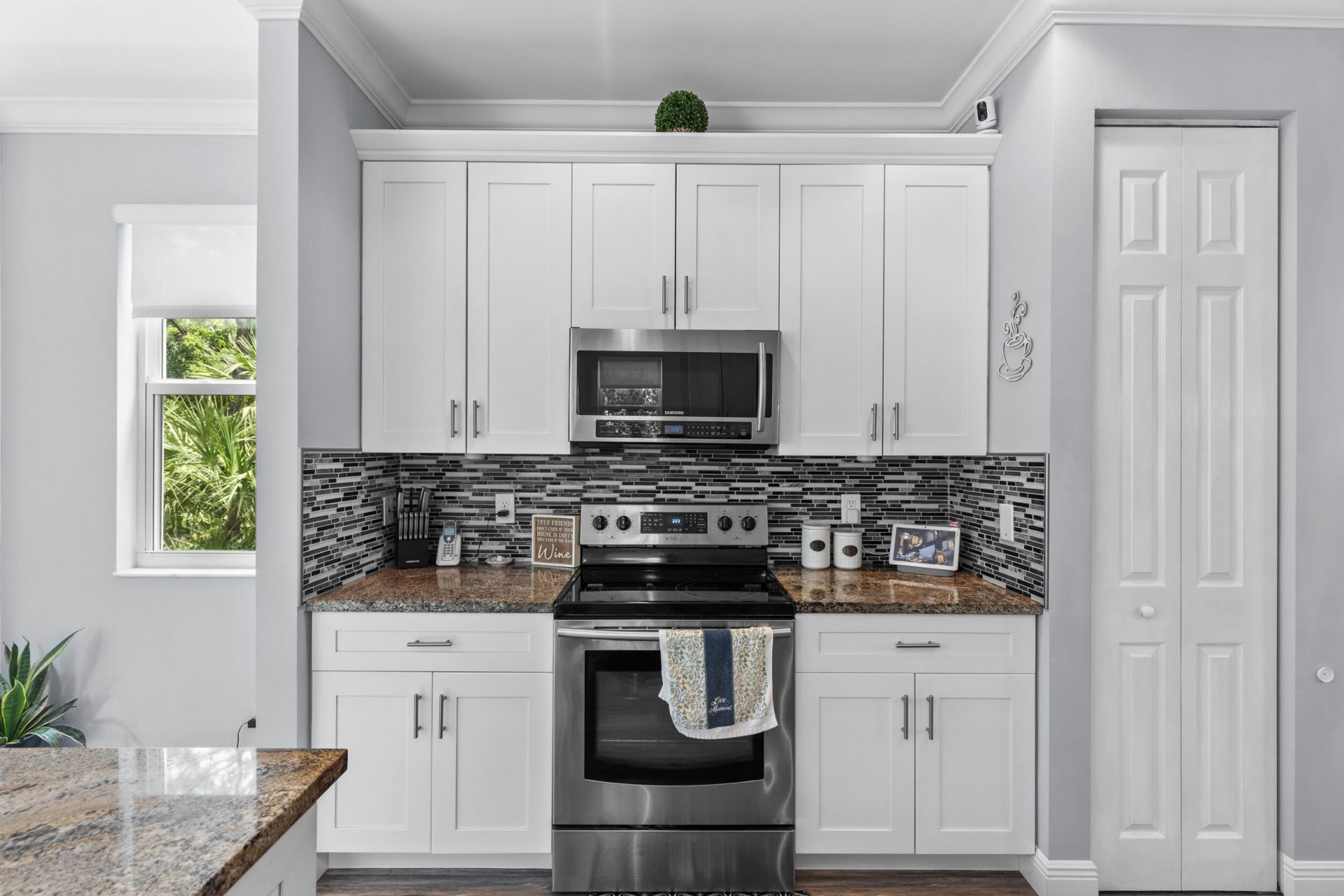 1104 NW Leonardo Circle, Port Saint Lucie, FL 34986 Photo
