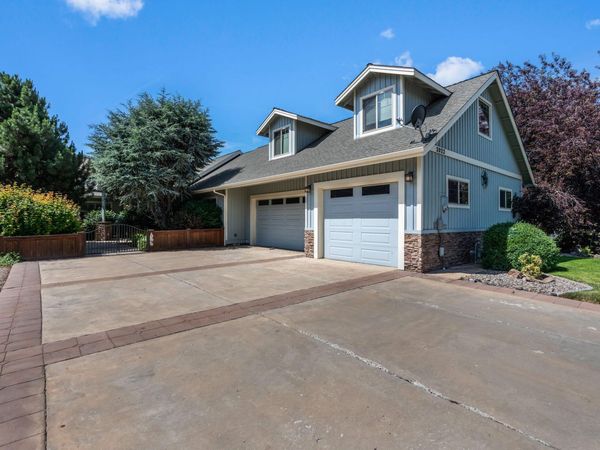 2922 SE Triangle Outfit Drive, Prineville, OR 97754