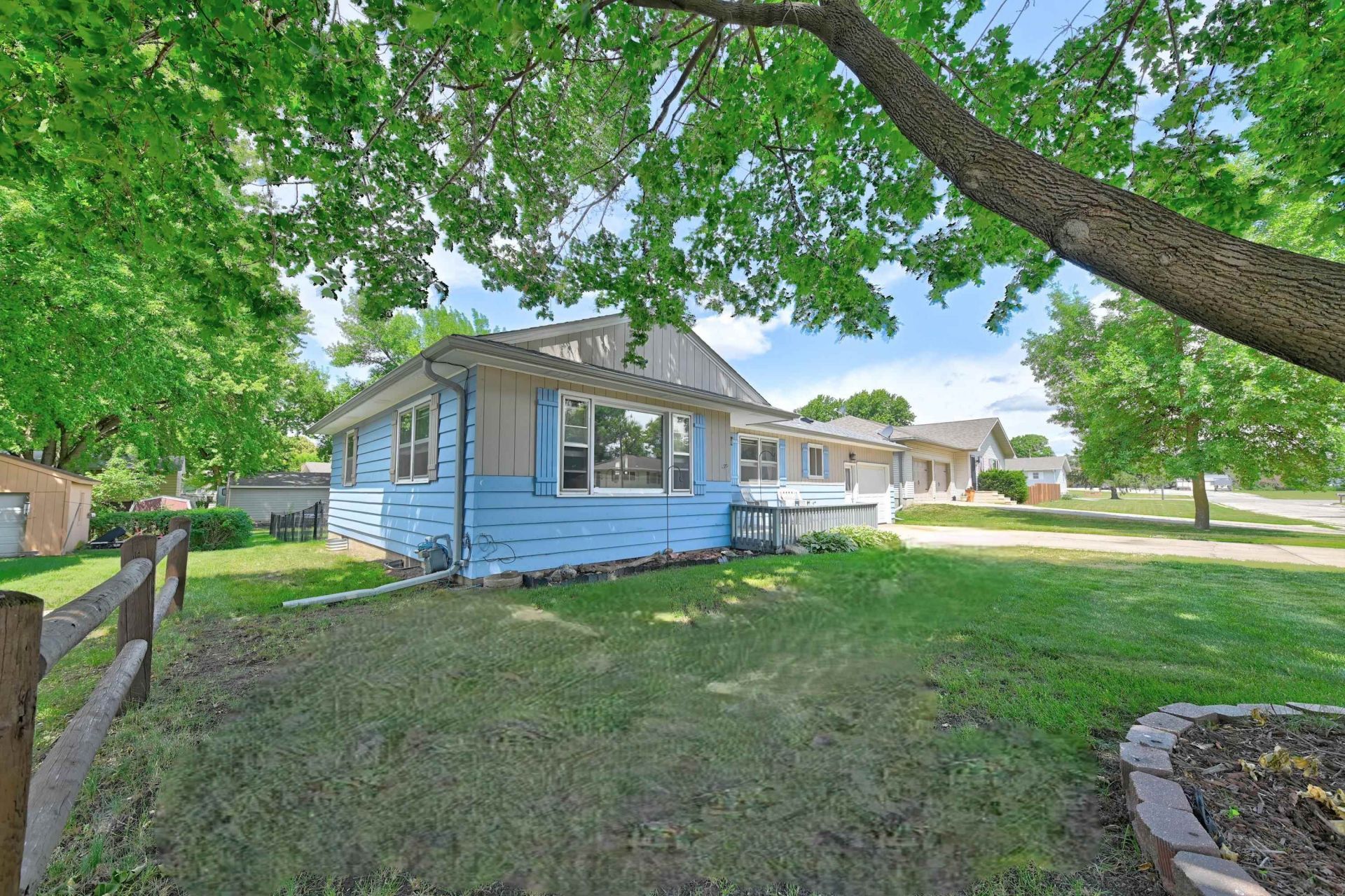 409 N 19th Street, Estherville, IA 51334 Main Photo