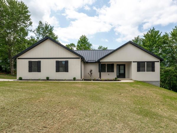 931 Country Club Drive, Howard, OH 43028