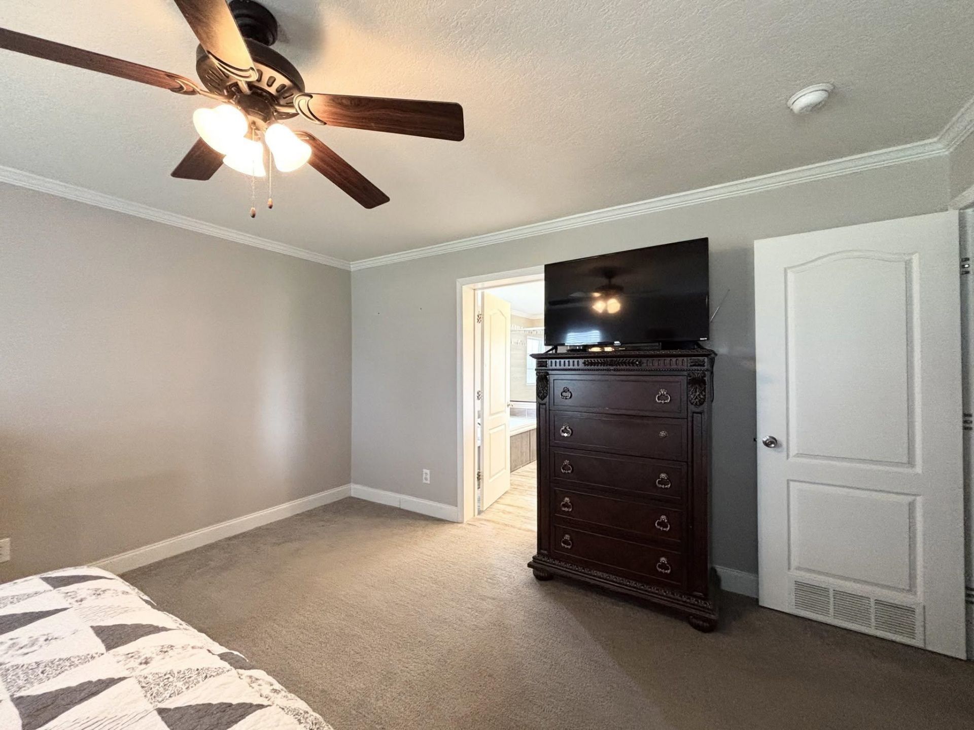 10409 County Line Rd.  Photo 10