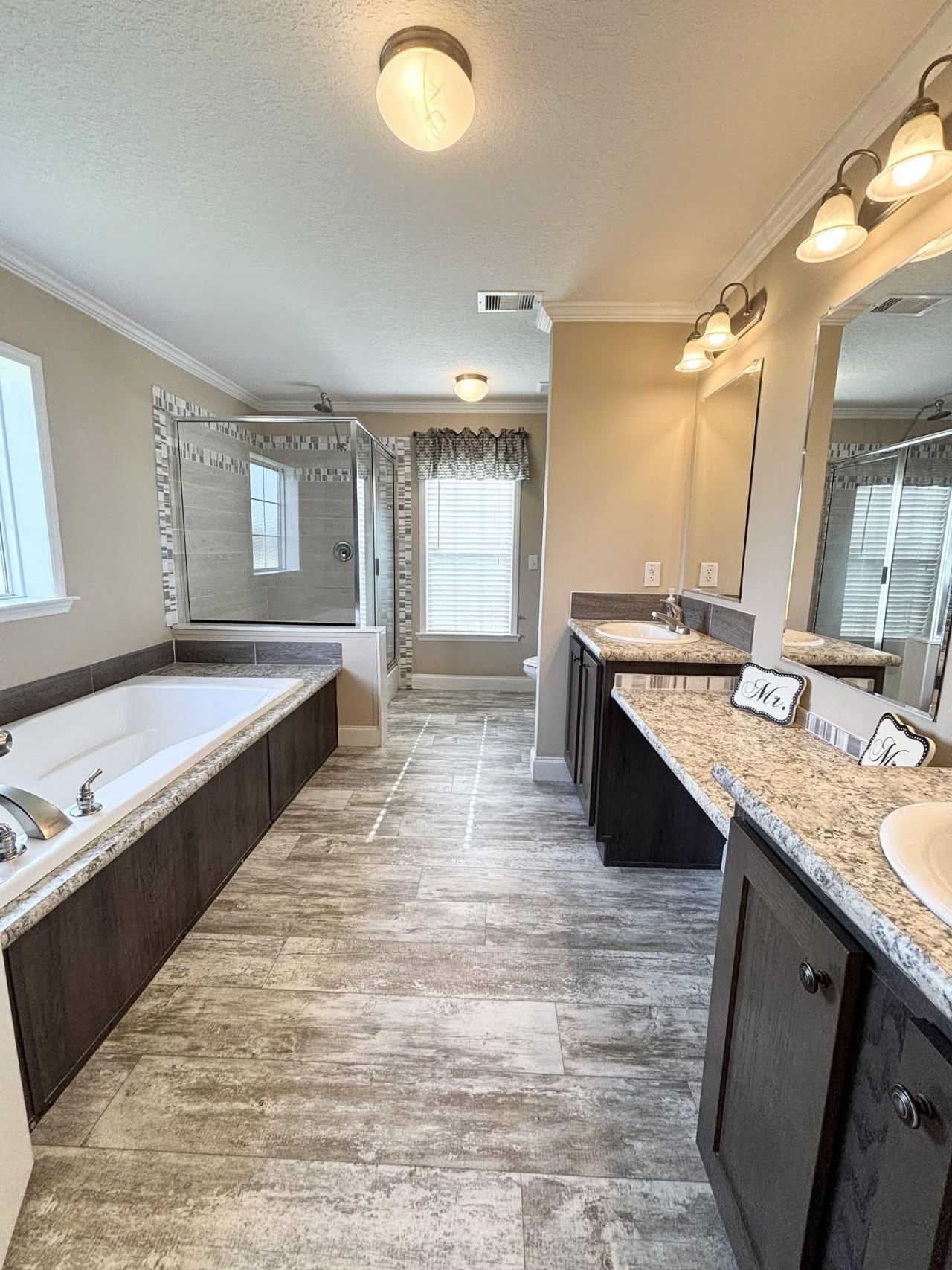10409 County Line Rd.  Photo 11