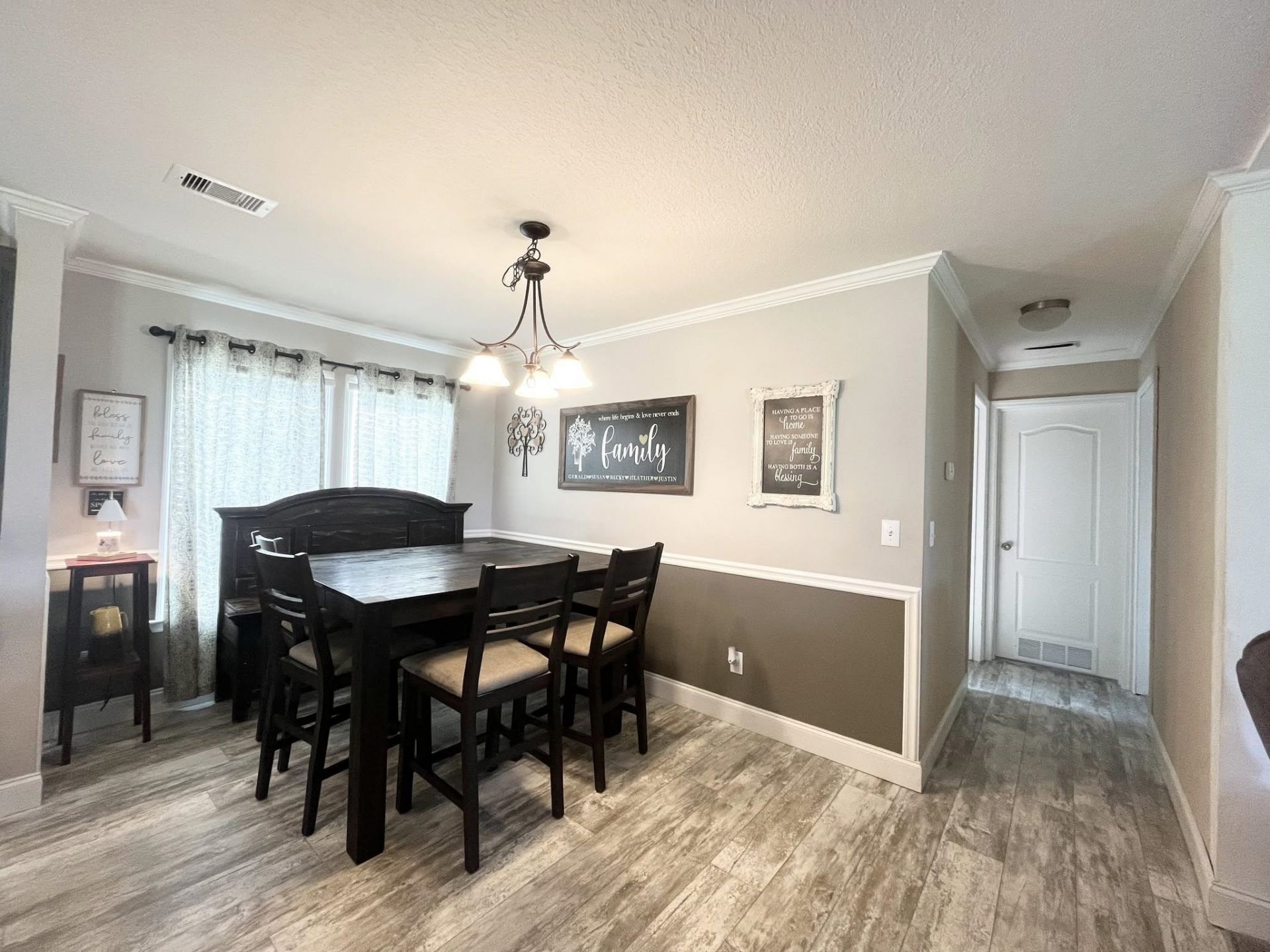 10409 County Line Rd.  Photo 5