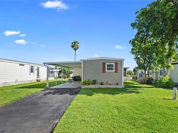 455 Cape Florida WAY , NAPLES, FL 34104