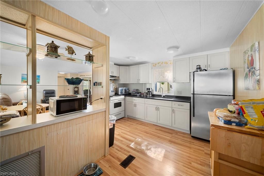 455 Cape Florida Way , Naples, FL 34104 Photo