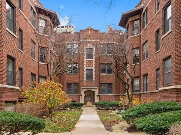 529 W Brompton Avenue, Unit 2S, Chicago, IL 60657
