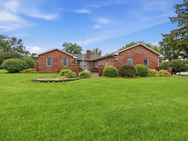 404 Clayton Drive, Watseka, IL 60970