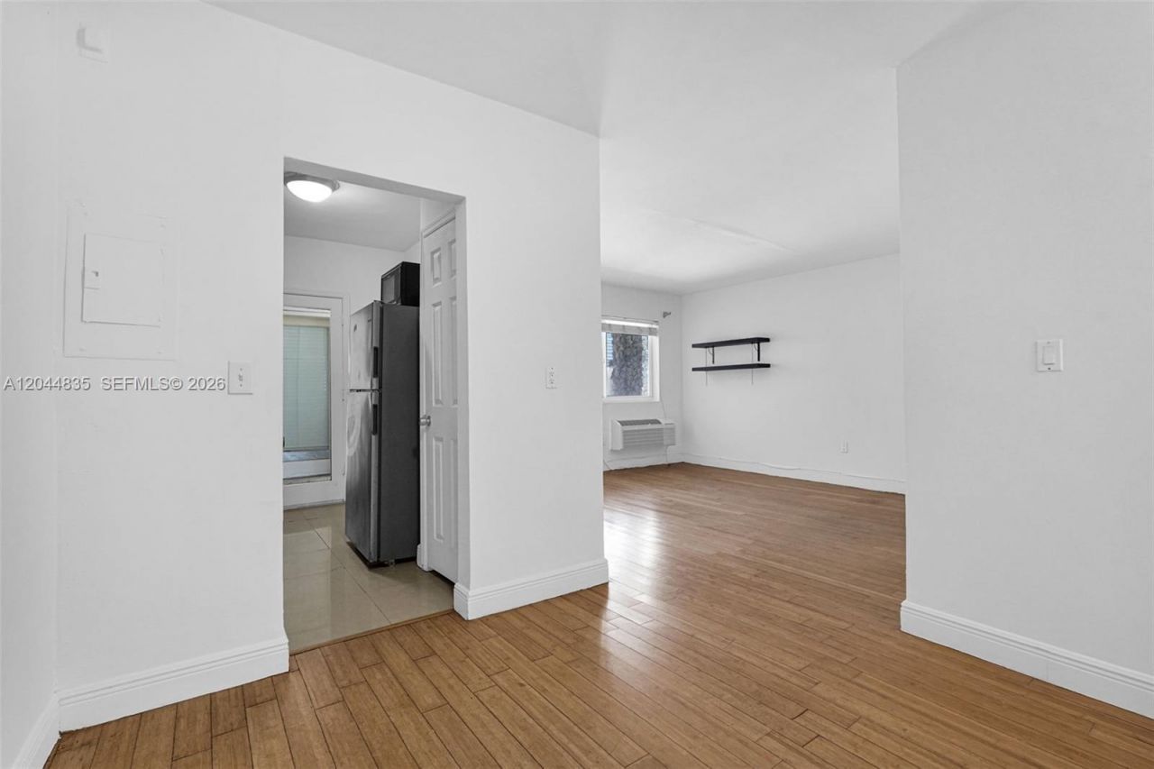 320 85th St , Unit 4, Miami Beach, FL 33141 Photo
