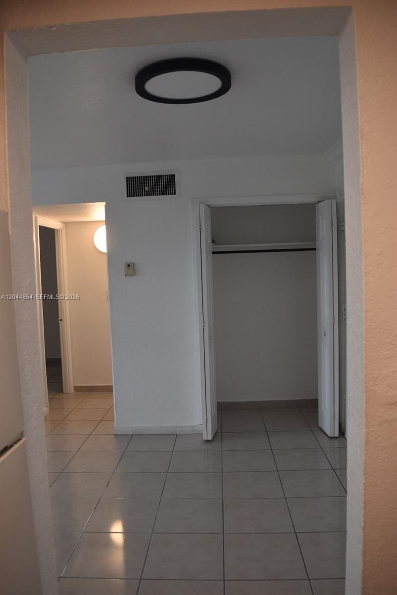 666 W 81st St , Unit 311, Hialeah, FL 33014 Photo