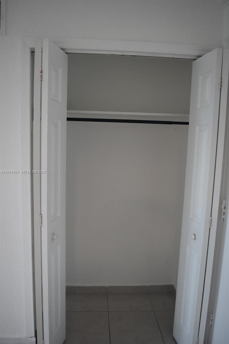 666 W 81st St , Unit 311, Hialeah, FL 33014 Photo