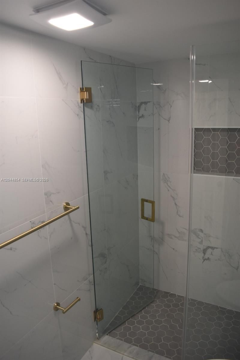 666 W 81st St , Unit 311, Hialeah, FL 33014 Photo