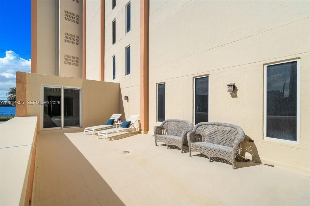 801 S Ocean Dr , Unit 207, Hollywood, FL 33019 Photo