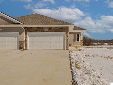 8105 S 177th Street, Omaha, NE 68136
