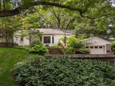 624 Pleasant Street, Excelsior, MN 55331