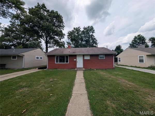 1138 Lilac Drive , Belleville, IL 62220