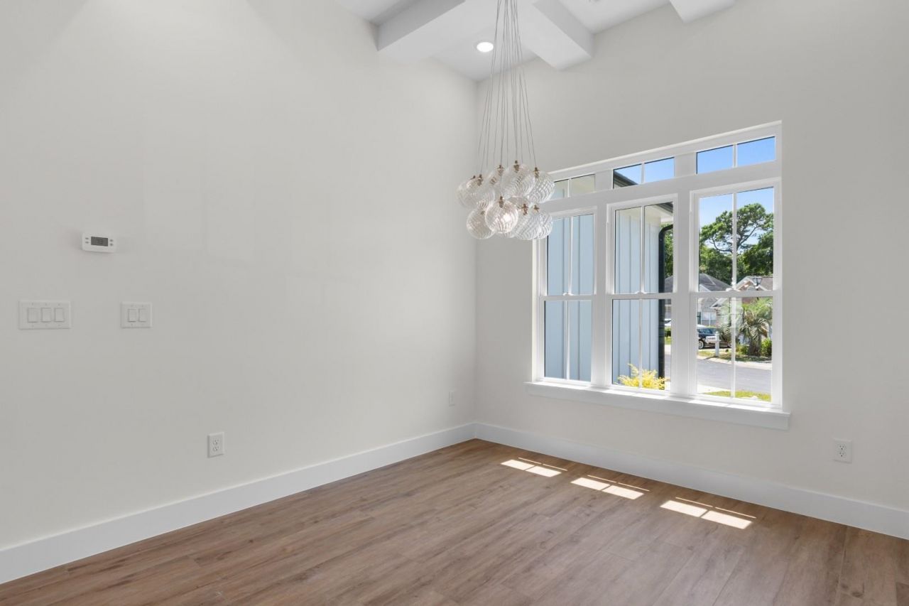 885 Cardinal Pl. Photo 16