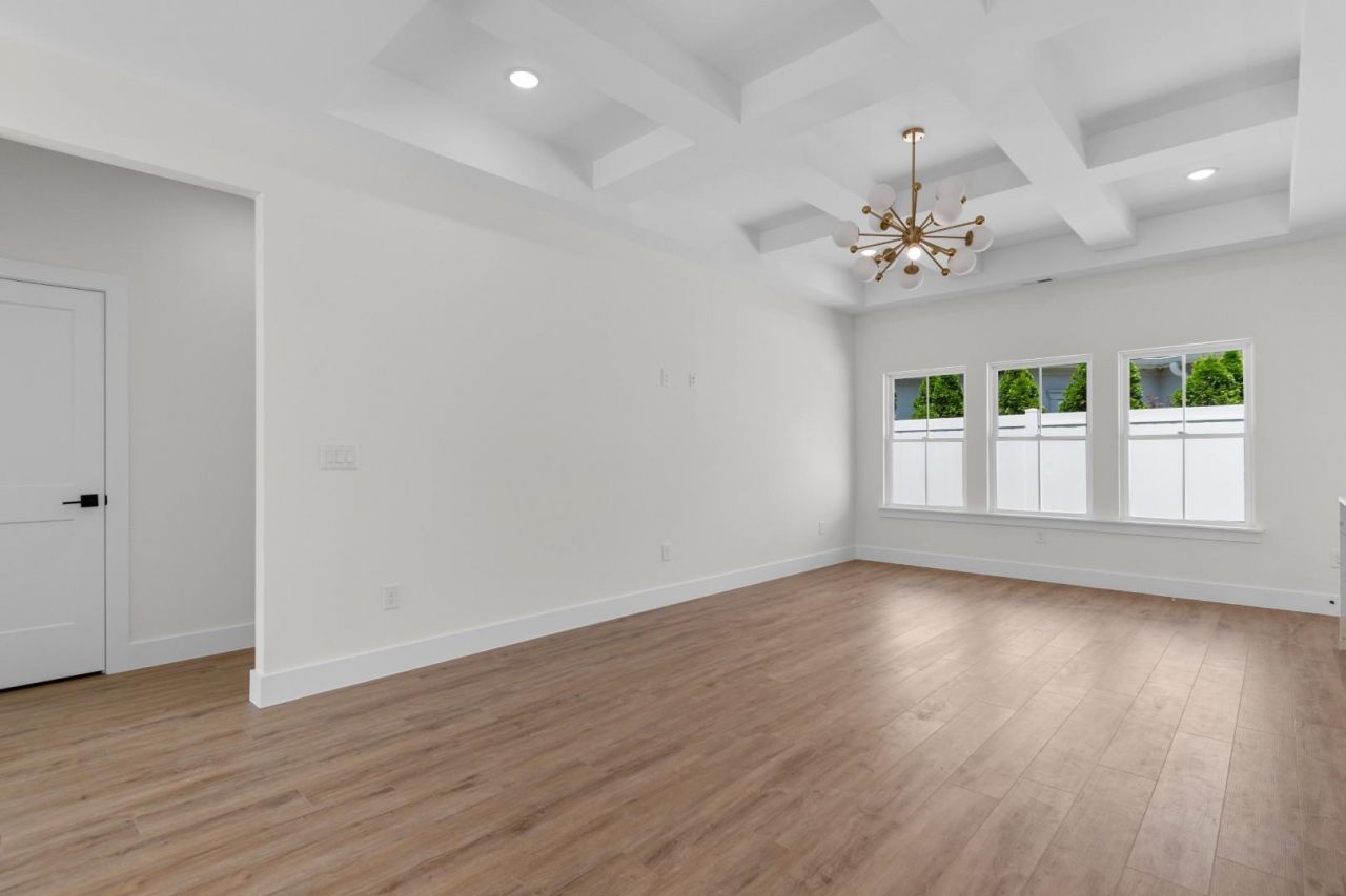 885 Cardinal Pl. Photo 21