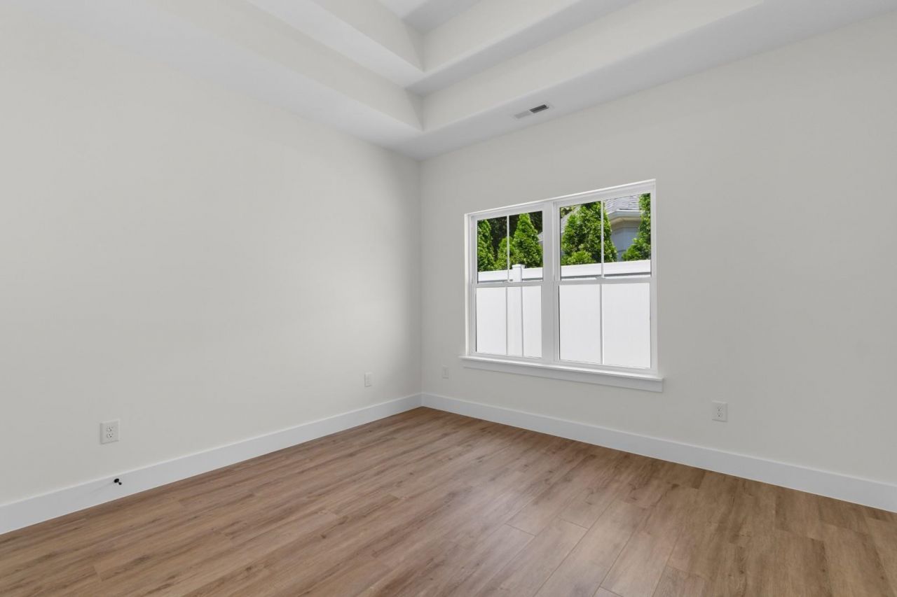 885 Cardinal Pl. Photo 23