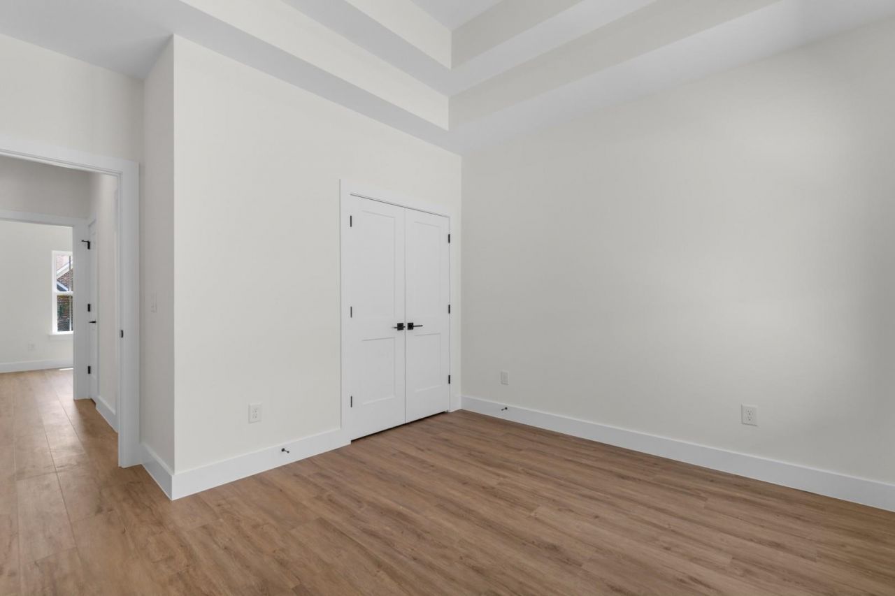 885 Cardinal Pl. Photo 25