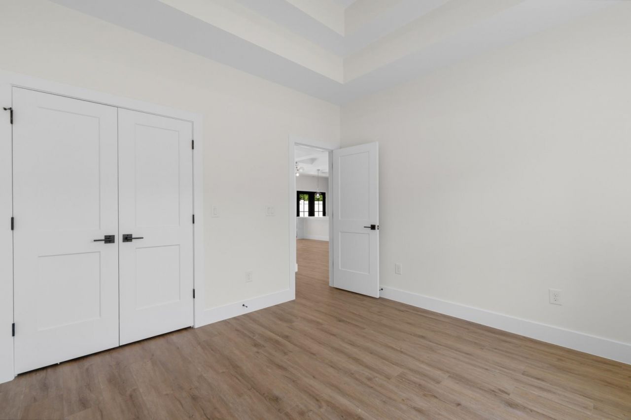 885 Cardinal Pl. Photo 29