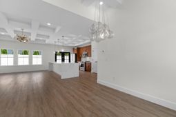 885 Cardinal Pl. photo 4