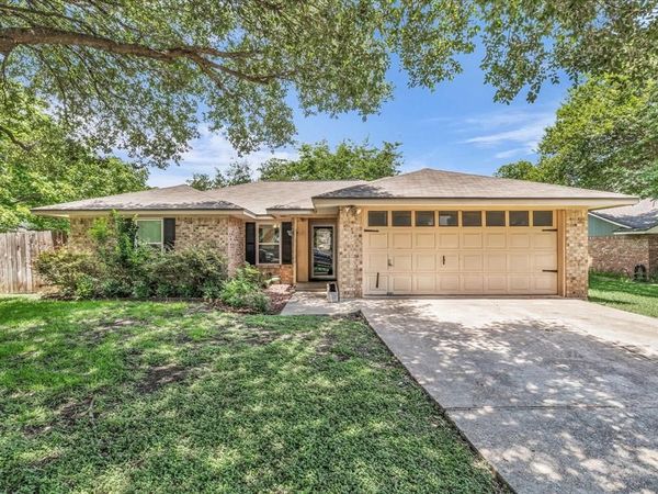 316 E Chapman Road, Hewitt, TX 76643
