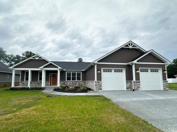 1201 N Wild Pine Drive, Yorktown, IN 47396